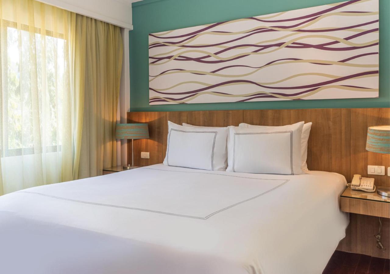 Radisson suites. Рэдиссон Пхукет Камала. Radisson Resort Suites Phuket 4. Radisson Suites Resort Phuket 4 Kamala. Radisson Resort and Suites Phuket 5*.